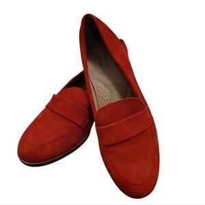 🤩Clarks Red Suede Loafers - Size 7,5